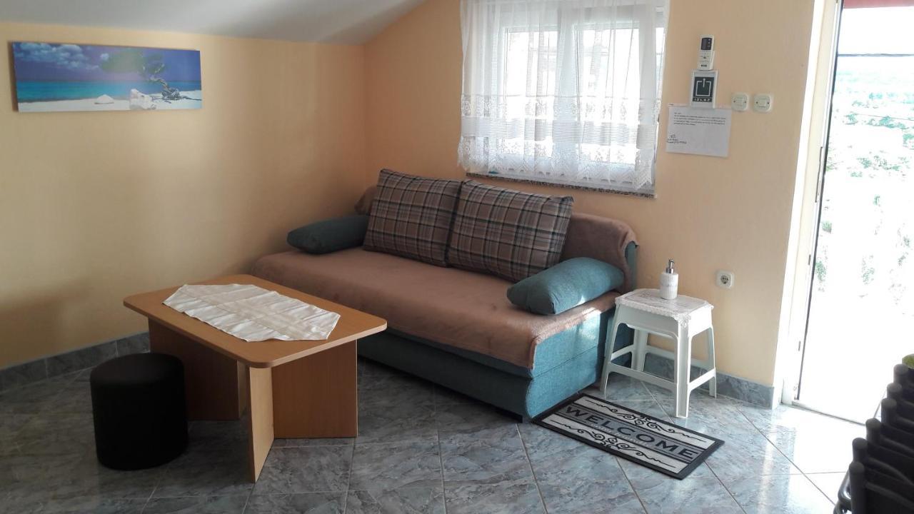 Apartment Ana Gornji Karin Exteriör bild